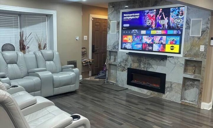 Roseland House | “The Marlowe” A Couples Getaway