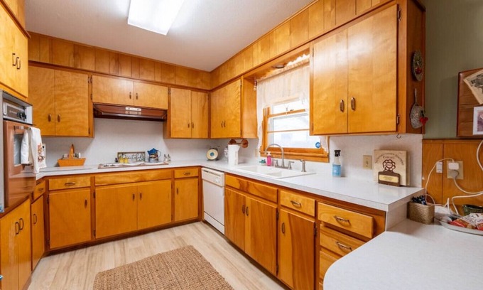 Slaton House | The Mary Martha - 3BR/2BA - Family Home