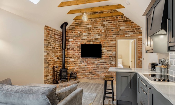 Frampton Cottage | The Mash Room- UK34819
