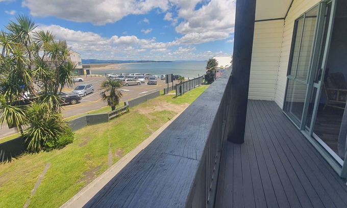 Maketu Apartment | The Mayor Villa awaits your arrival, right on the beach front in Historic Maketu