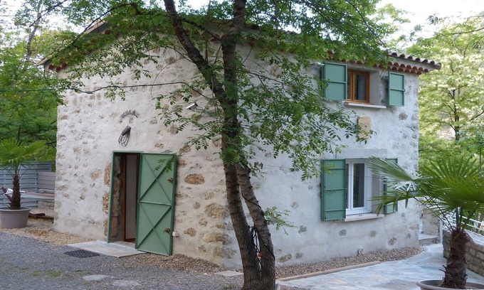 Saint-Laurent-le-Minier House | The Maz de la Vis, in a magical natural setting