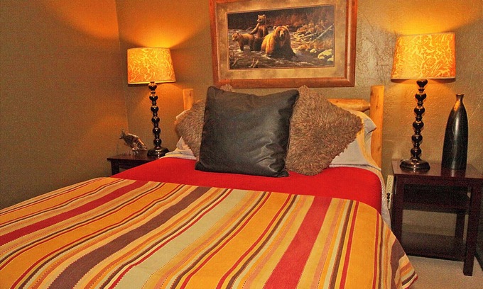 Palisades Bed & Breakfast | The Mesquite Cabin at Starlight Canyon Bed & Breakfast