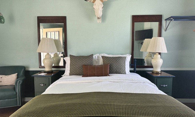 Christoval Hotel | The Mesquite Room - The Ranch House Motel