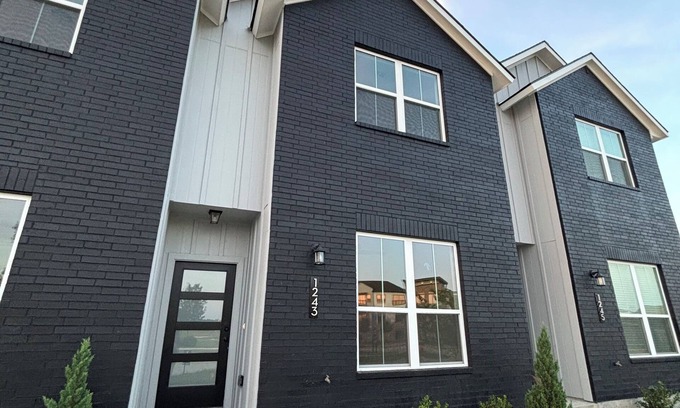 Wellborn House | The Midtown Retreat – Near TAMU