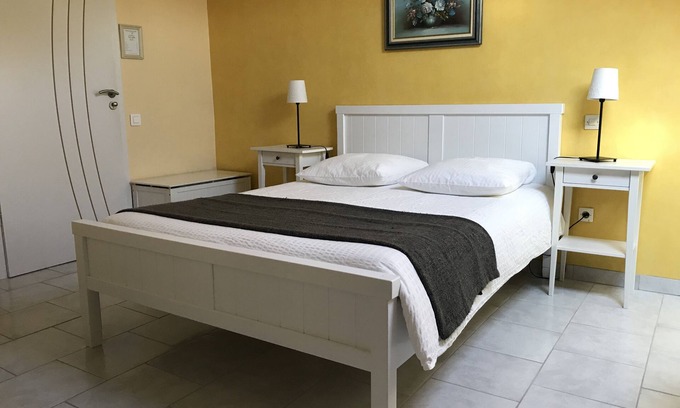 Xouaxange House | The Mirabelle family room