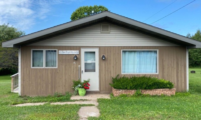 Mohawk House | The Mohawk Trail House