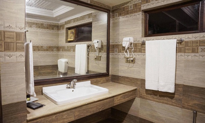 Lahore Hotel | The Monterey Grand Hotel