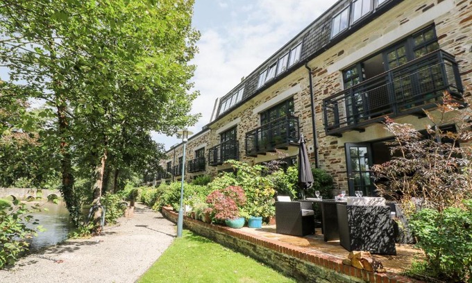 Lostwithiel House | The Moorings