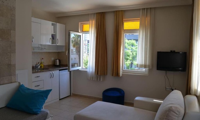 Side Apartment | the most unforgettable holiday wait you