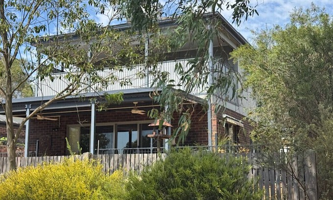 Nagambie House | The Nagambie Escape: 2 BR, 1 BA in Nagambie, Sleeps 5