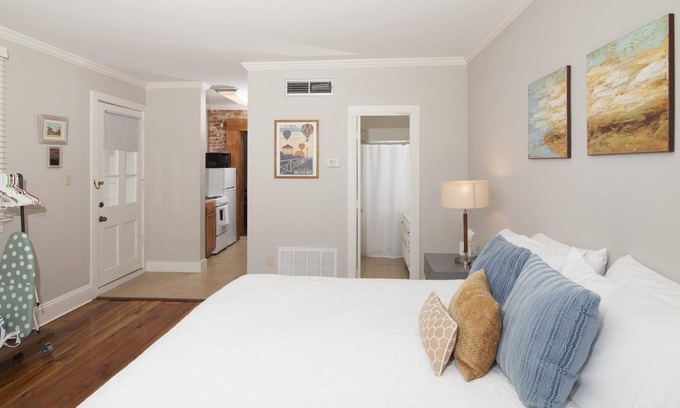 Natchez Apartment | The Natchez Pearl - Professional Suite