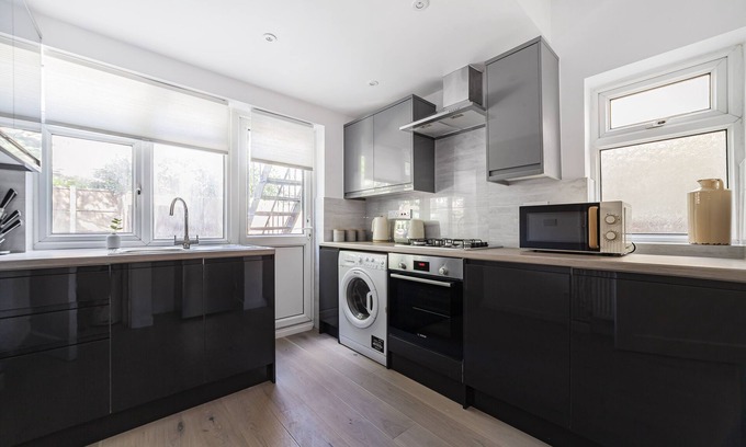 Brent Apartment | The Neasden Villas