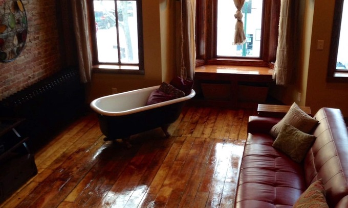 Decorah Apartment | The Nest: Beautiful Apartment Style Lodging In The Heart Of Downtown Decorah.