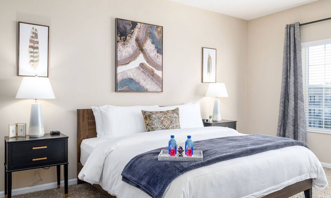 Westerville Apartment | The New Albany Perch | Top Floor | Pet-Friendly!