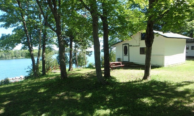 Manitoulin District Cottage | The New York Cottage 1