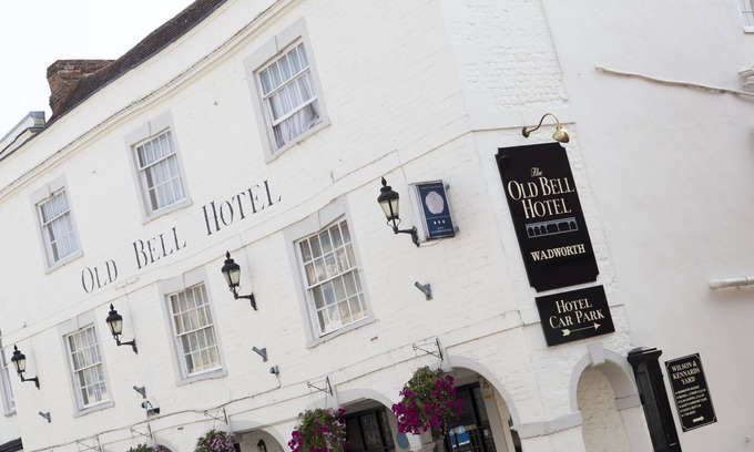 Warminster Hotel | The Old Bell Inn
