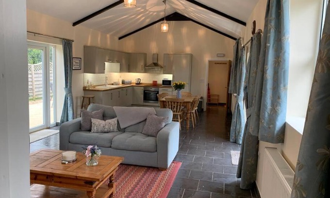 Willesborough House | The Old Dairy