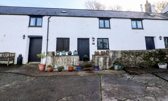 Pembroke Cottage | THE OLD DAIRY LOFT in Pembroke