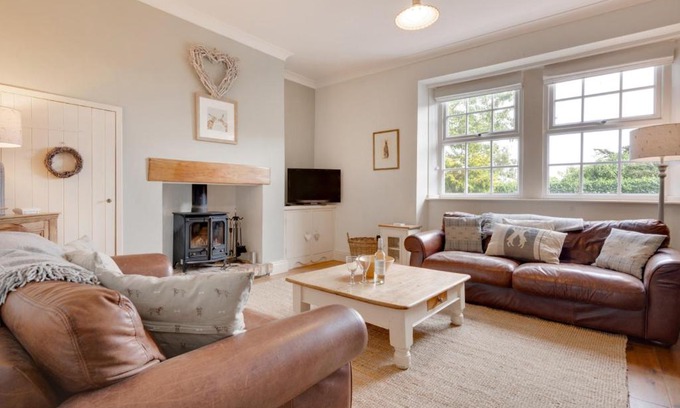 Dunstan House | The Old Gardeners