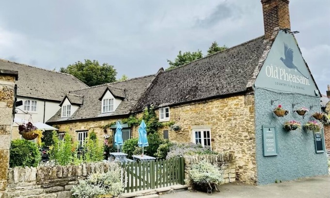 Glaston Hotel | The Old Pheasant Hotel