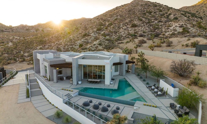 Yucca Valley House | The Overlook by Fieldtrip | 7 Bd Modern Luxury with Infinity Pool & Views
