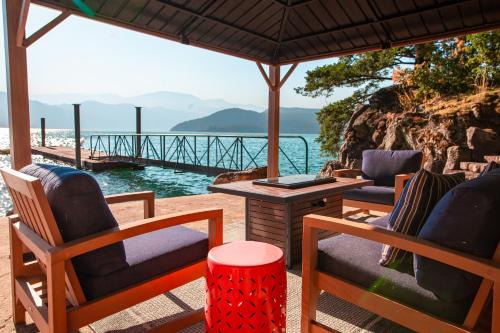 Harrison Hot Springs House | The Overlook, Luxury Lakeside Home with Dock