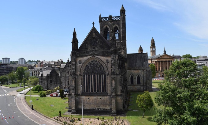Paisley Apartment | The Paisley Penthouse - Stunning View of the Abbey