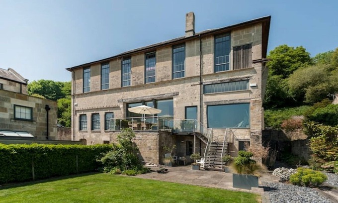 Bath House | The Paper Mill: Beautiful Retreat. Stunning Views