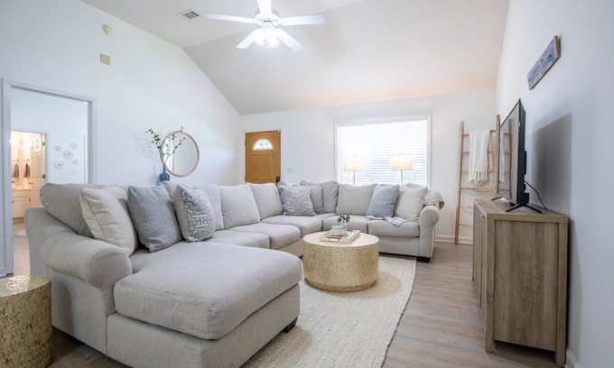 Oxford House | The Pappy, Discounted rate for S. Carolina game!