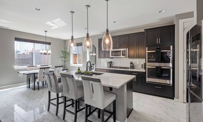 Beaverton House | The Parker - Pet friendly 4 bedroom home for extended stays.