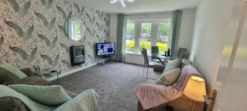 Leigh Apartment | The Pennington Apt with Wifi and FREE Parking Next to Sports Village
