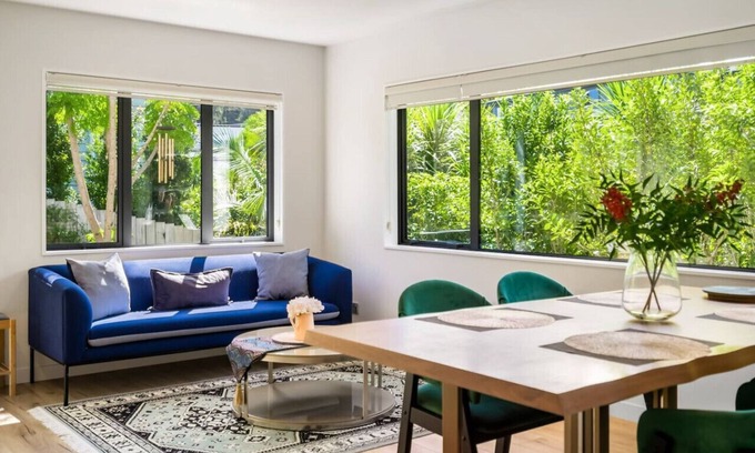 Greenhithe Apartment | The Perfect Spacious 2BR Getaway | Netflix + WiFi