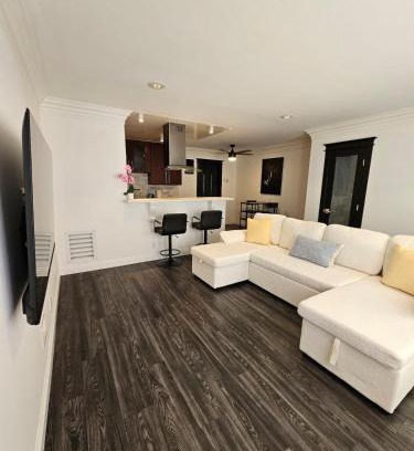 Downtown Culver City Apartment | The Perfect Home in Culver City Palms Patio and Parking