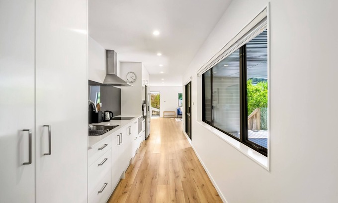 Greenhithe House | The Perfect Spacious 2BR Getaway-Netflix