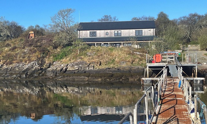 Craobh Haven Cottage | THE PIER HOUSE, pet friendly, country holiday cottage in Ardfern