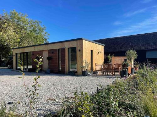 Abbess Roding House | The Piggery - a Kentish countryside retreat!