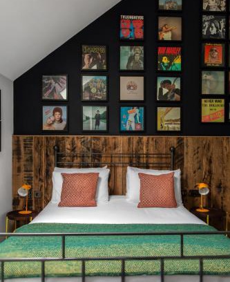 Peninsula Hotel | The Pilot Inn