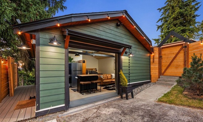 Eastside Apartment | The Pinewood ~ A serene PNW studio retreat with charm & privacy in Tacoma