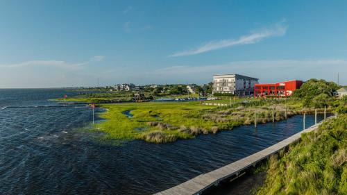 Waves Apartment | The Planet - Waterfront 3-Bedroom, 3-Bathroom Penthouse Suite at REAL Watersports