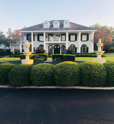 Pflugerville Bed & Breakfast | The Plantation House Boutique Inn