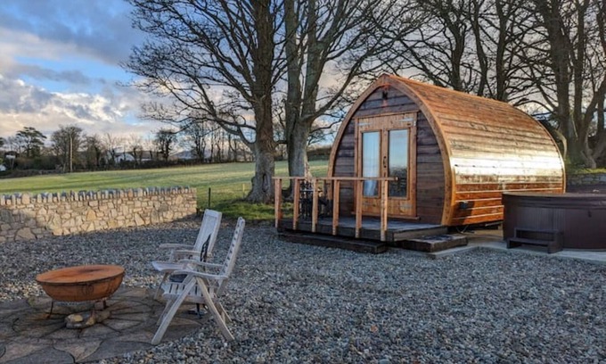 Dinas Cabin | "The Pod" Fabulous glamping pod near Snowdonia.