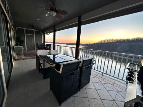 Osage Beach House | The Pointe at Lazy Days