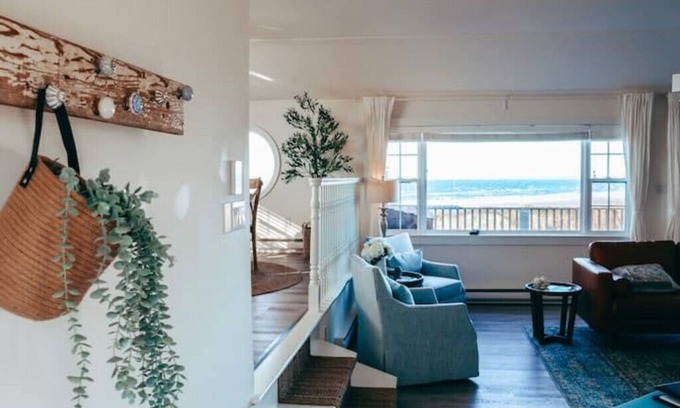 Port Maitland House | The Port Maitland Beach Housen