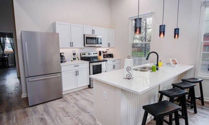 Eastside Promise Neighborhood House | The Pristine Residence - A Feliz Stays Home