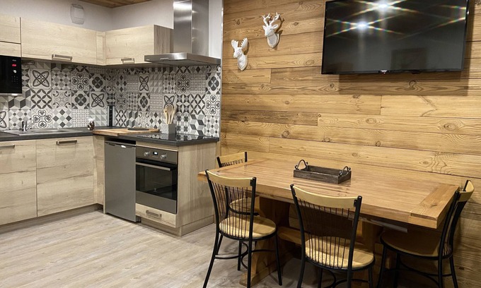 Les Deux Alpes Apartment | The Quirlies 364 apartment with magnificent views at the foot of the Devil's chairlift