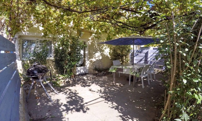 Saint-Paul-Trois-Chateaux Cottage | The Rosemary Cottage for 4 people