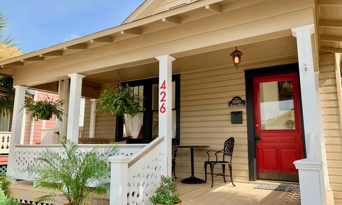 Seville Historic District House | The RED DOOR: Explore Pensacola's Downtown Entertainment next to Wedding Venues!