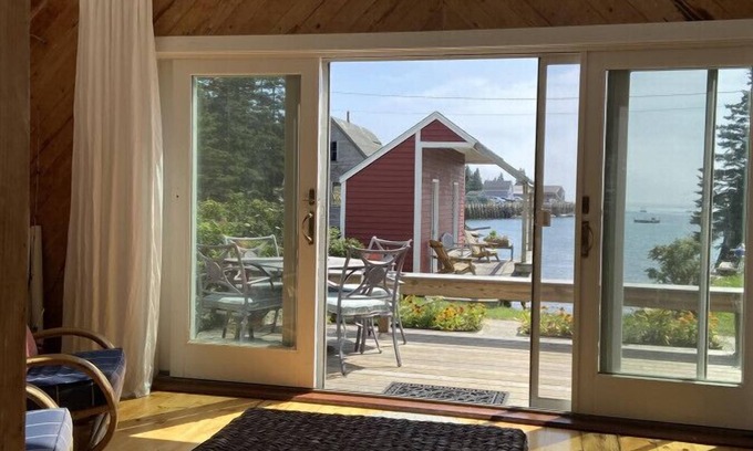 Vinalhaven House | The Red House on the Sands