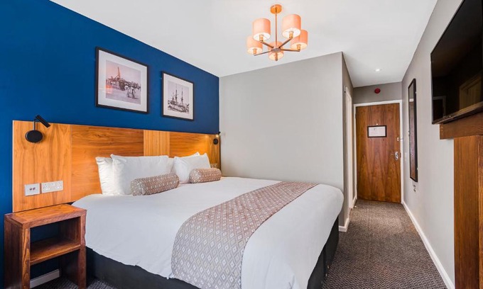 Cosham Hotel | The Red Lion by Innkeeper's Collection