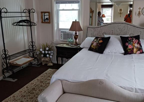 Moosic House | The regina house tea room